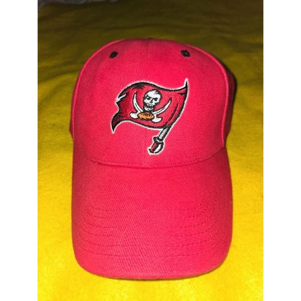Gameday Tampa Bay Buccaneers Adjustable Hat (BR)